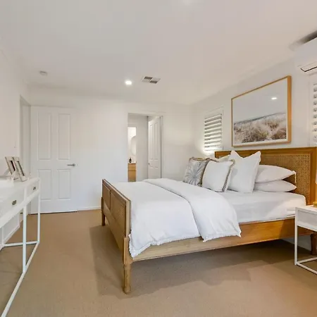 By The Beach 2 Beach Side 3 Bedroom 2 Bathroom Home Alexandra Headland Exterior photo