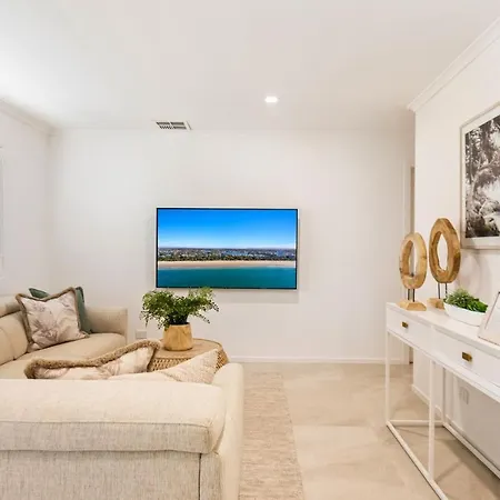 By The Beach 2 Beach Side 3 Bedroom 2 Bathroom Home Alexandra Headland Exterior photo